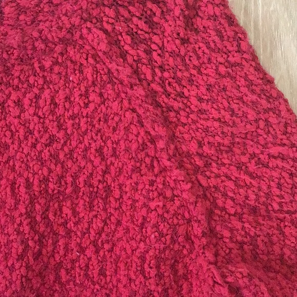 Yes Lola Sweater - Picture 2 of 13